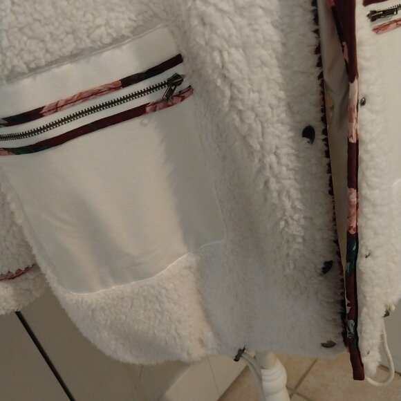 3558 XL Matilda Jane Sherpa Fleece Jacket in White And Pink. - Picture 2 of 11